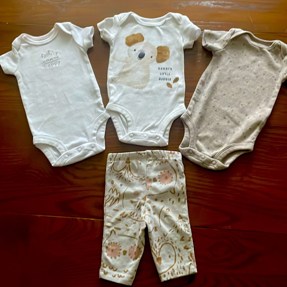 Newborn 4Pc set Carter's & Child of Mine